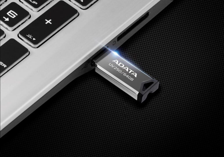 ADATA UV250 unidad flash USB 32 GB USB tipo A 2.0 Plata